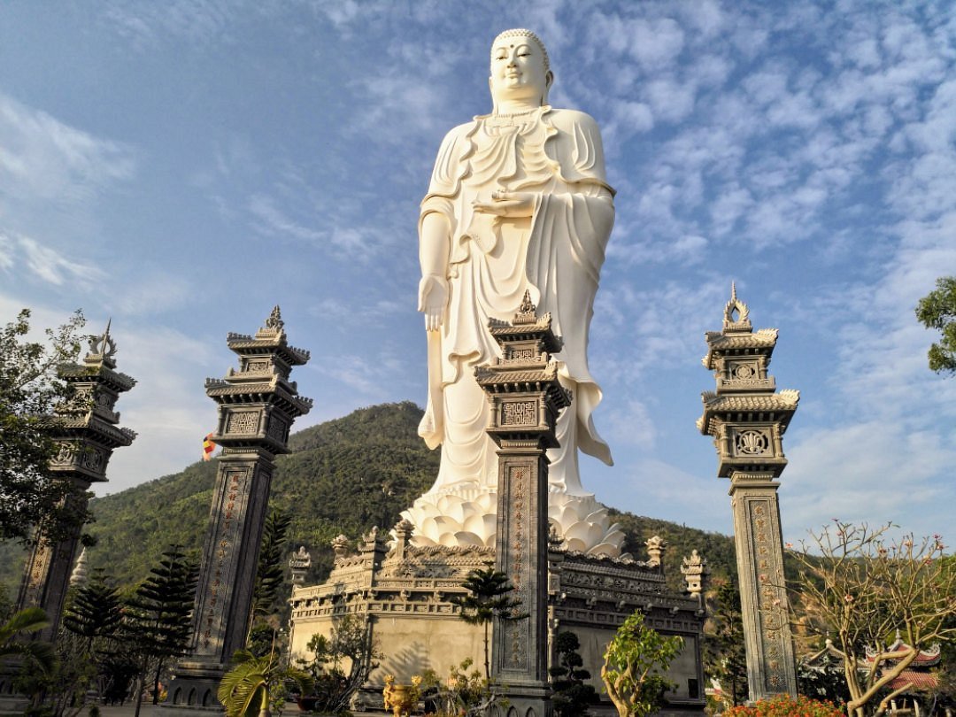 Храм Tong Lam Lo Son